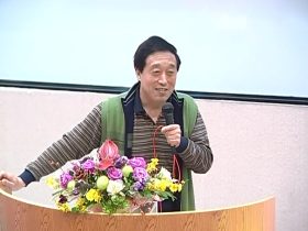 李寶春先生說明舞台藝術與想像力的關聯