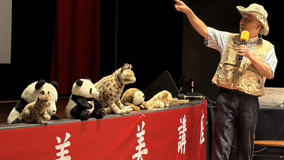 葉傑生園長在玩轉生態講座中分享動物與生命教育